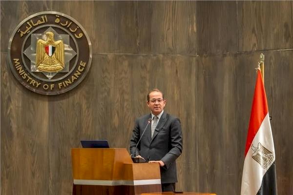 وزير المالية يكشف تفاصيل الموازنة الجديدة بعد قليل في مؤتمر رسمي