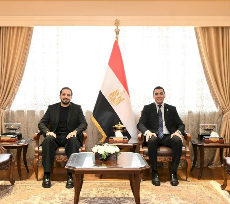 وزير الشباب والرياضة يبحث مع الرئيس التنفيذي لشركة  " MBG "  سبل التعاون في تنمية وبناء الإنسان المصرى  .
