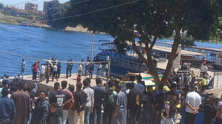 مصرع سيدة وطفلين إثر سقوط سيارة فى النيل بالعبارة النهرية فى المراغة بسوهاج