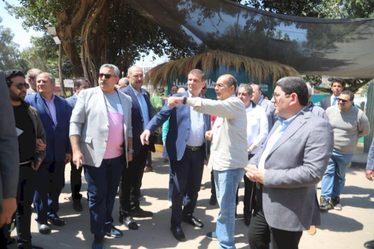 وزير الزراعة يتفقد معرض الزهور بالدقي ويقرر مده لنهاية مايو مع إعفاء العارضين من الرسوم