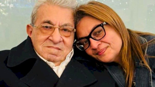 دايمًا مونسني ومنورني.. يسر فاروق فلوكس توجه رسالة مؤثرة لوالدها