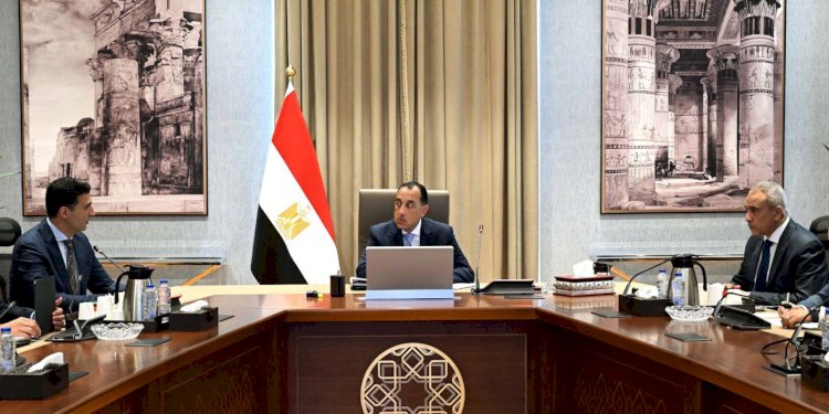 رئيس الوزراء يُتابع مستجدات البرنامج الوطني لتنمية صناعة السيارات