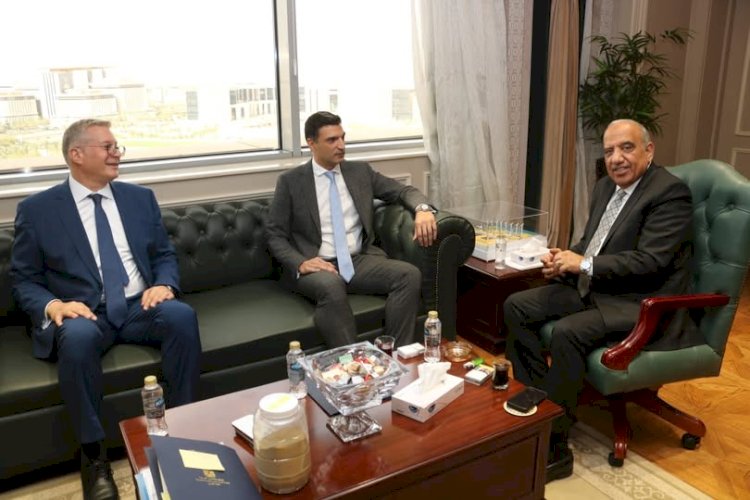 وزراء "الكهرباء" و"البترول" و"الصناعة" يبحثون ملفات العمل المشتركة وضمان الاستدامة
