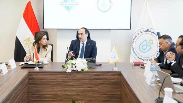 اجتماع تنسيقي موسع بين المديرين التنفيذيين لهيئتي “الرعاية الصحية” و“التأمين الصحي الشامل”