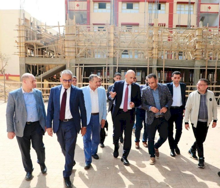 وزير التربية والتعليم يتفقد عددًا من مدارس المرج لمتابعة خطة هيئة الأبنية التعليمية