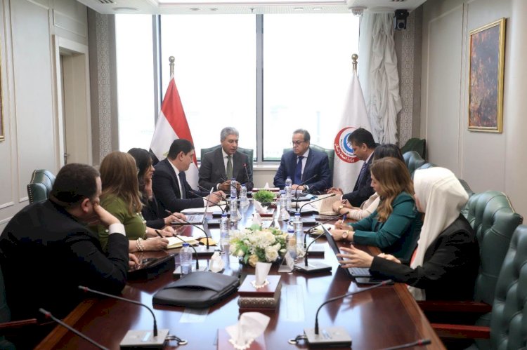 وزيرا الصحة والسكان والسياحة والآثار يبحثان استراتيجية تكاملية للارتقاء بالخدمات الطبية للسائحين