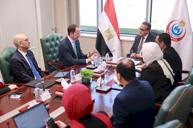 وزير الصحة وفايزر يبحثان توسيع التعاون لعلاج الأورام والهيموفيليا وتوطين اللقاحات