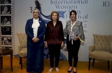 مهرجان أسوان لأفلام المرأة يحتفي بالسفيرة ميرفت التلاوي في منتدى نوت