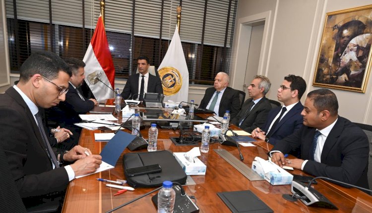 وزير الصناعة يبحث مع وفد شركة إيچيبت آمون للأمونيا الخضراء مشروعًا جديداً باستثمارات 5 مليارات دولار