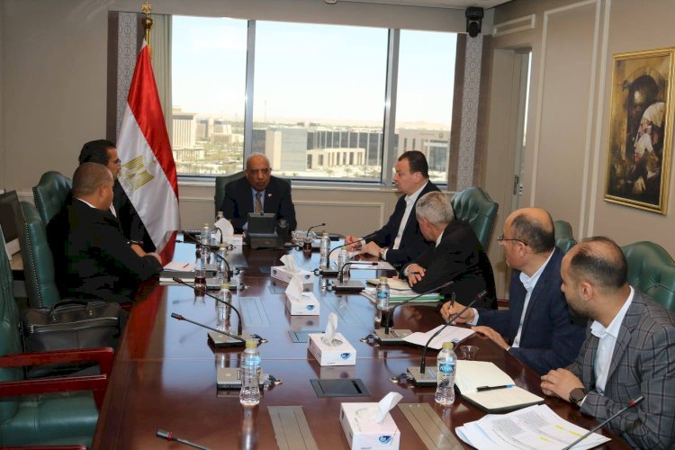 وزير الكهرباء يبحث مع تحالف "حسن علام- إنفينيتي" مجريات التنفيذ وتطور الأعمال في مشروعات إنتاج الكهرباء من الطاقة الشمسية وطاقة الرياح