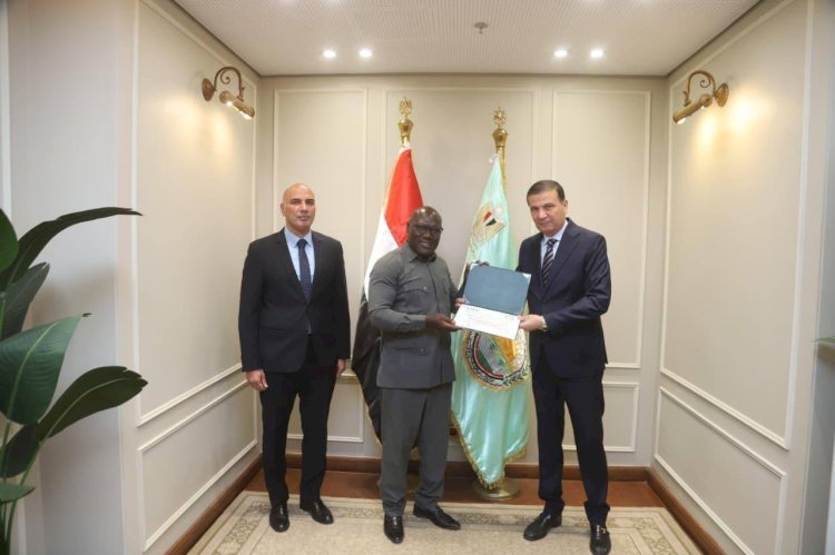 وزير الزراعة يشهد ختام البرنامج التدريبي لـ 11 مبعوثًا أفريقيًا في مجال "إدارة معالجة المياه ومكافحة الملوحة"