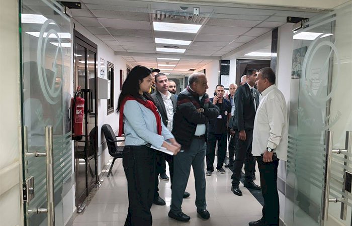 وزير الكهرباء يتفقد مستشفى ألماظة فجراً: تحسين الخدمات الطبية ودعم العاملين أولوية