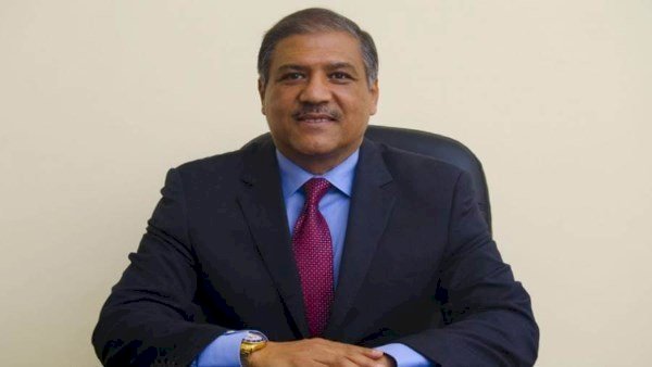 حزب السادات يهنئ عمال مصر بعيدهم: أنتم أساس التنمية وشركاء بناء الجمهورية الجديدة  