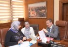 محافظ بورسعيد يسلم مساعدات مالية لعدد من الأسر الأولى بالرعاية
