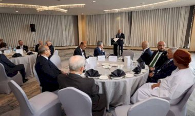 وزير النقل يلتقي رؤساء ووفود اتحادات غرف التجارة والصناعة والزراعة للبلاد العربية