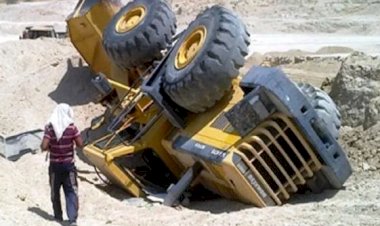 انقلب عليه اللودر.. مصرع شخص في الدقهلية
