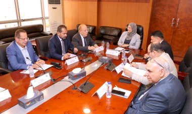 هيئة التنمية الصناعية تبحث سبل تعزيز الاستثمار الصناعي مع جمعية مستثمري العاشر من رمضان