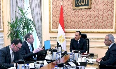 رئيس الوزراء يتابع مع رئيس "الجهاز المركزي للتنظيم والإدارة" مستجدات ملف الإصلاح الإداري
