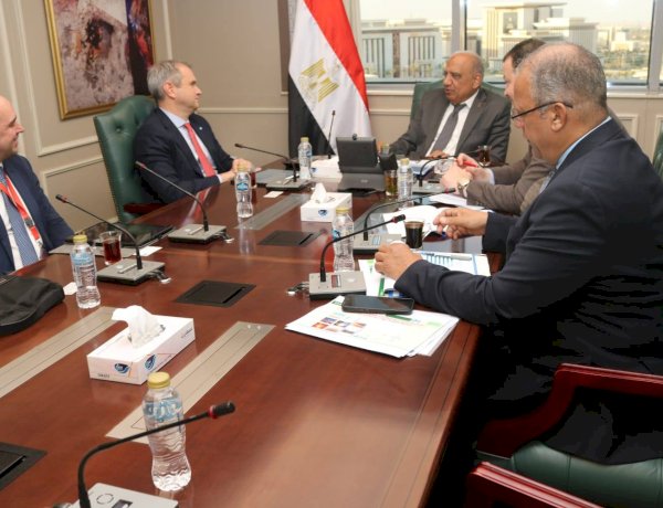 وزير الكهرباء يتابع تنفيذ مشروعات رياح بقدرة 1500 ميجاوات مع “الكازار” الإماراتية