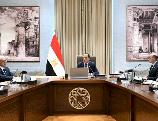 رئيس الوزراء يتابع موقف طرح عدد من الشركات الحكومية في البورصة