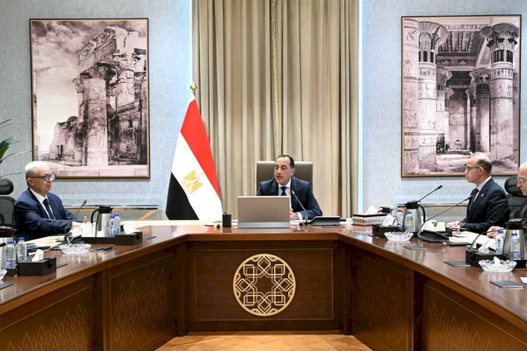 رئيس الوزراء يتابع موقف طرح عدد من الشركات الحكومية في البورصة