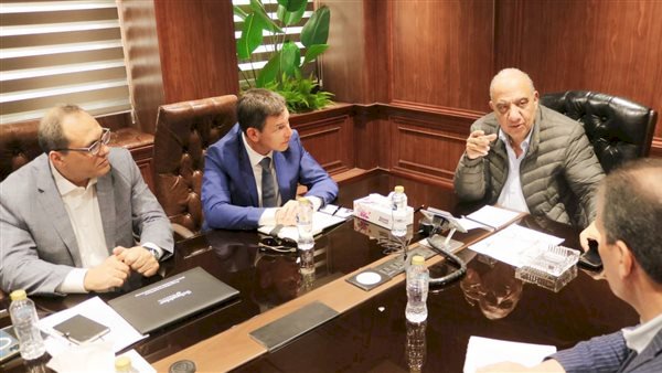 وزير الكهرباء يبحث مع شركة شنايدر إليكتريك التوسع في مبادرة تحسين كفاءة استخدام الطاقة في المصانع 
