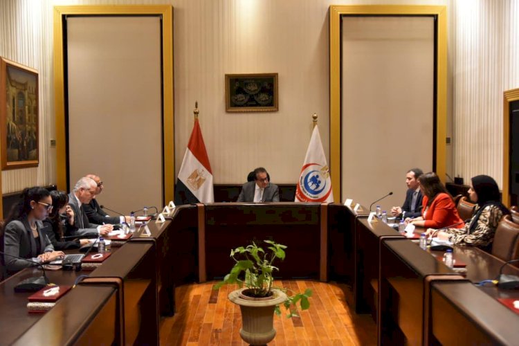 وزير الصحة يبحث مع مندوب فلسطين لدى جامعة الدول العربية دعم المنظومة الصحية في غزة