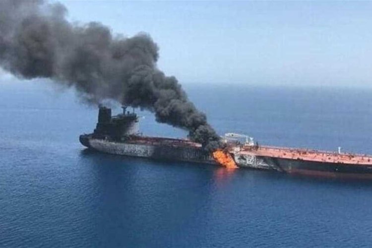 النفط يتراجع مع انطلاق مشروع الحرية.. وتحرك أمريكي لفك اختناق الملاحة في هرمز