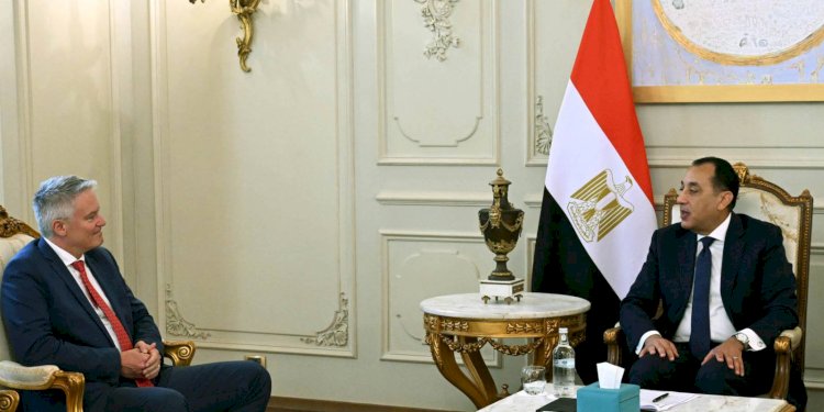 رئيس الوزراء يلتقي سكرتير عام منظمة التعاون الاقتصادي والتنمية