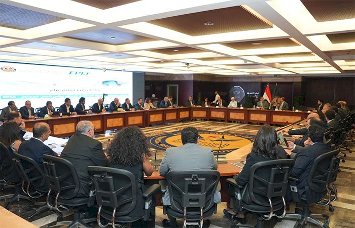 رئيس الرقابة المالية يبحث مقترحات تعزيز جاذبية السوق مع جمعية الاستثمار المباشر ورأس المال المخاطر
