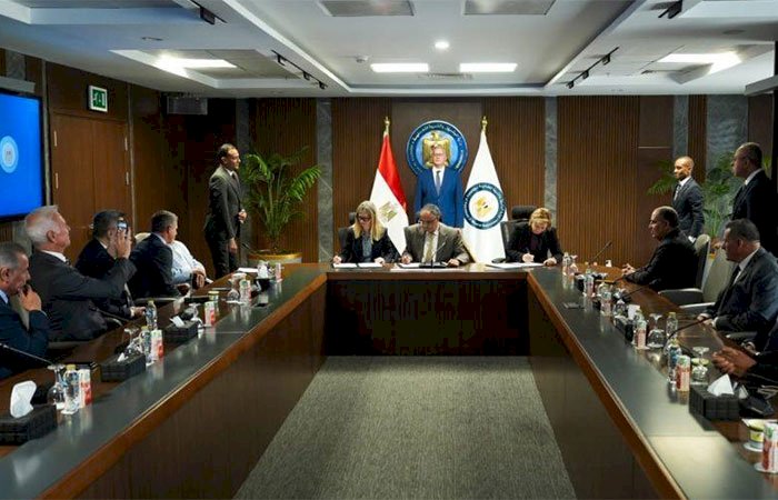 وزير البترول يشهد توقيع اتفاقية جديدة للتوسع في البحث والإنتاج بمنطقة بدرالدين بالصحراء الغربية
