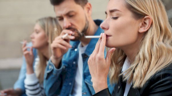 احذر.. التدخين في هذا العمر قد يرفع خطر الإصابة بسرطان الرئة