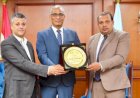 محافظ كفر الشيخ يناقش خطة عمل القافلة الطبية المجانية للأسر الأولى بالرعاية  