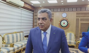 محافظ الدقهلية يوجه بصرف علاج لأحد كبار السن التقاه بالشارع أثناء جوله له