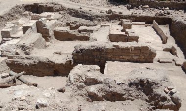 الكشف عن عناصر معمارية جديدة من معبد القصر القديم بالواحات البحرية
