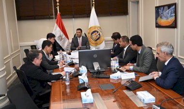 وزير الصناعة يبحث مع مسؤولي شركة سامسونج إلكترونيكس مشروعاتها الحالية وخططها التوسعية في المستقبل