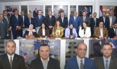 وفد تنسيقية شباب الأحزاب والسياسيين يناقش مع قيادات حزب الحركة الوطنية عددًا من الملفات