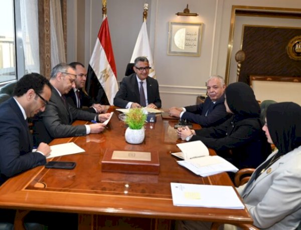 وزير التموين والتجارة الداخلية يلتقي بعدد من السادة أعضاء مجلسي النواب والشيوخ