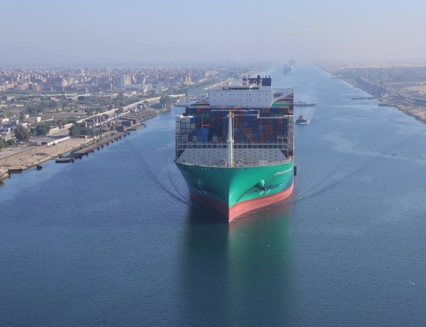 قناة السويس تشهد عبور سفينة الحاويات العملاقة CMA CGM VENDOME لأول مرة