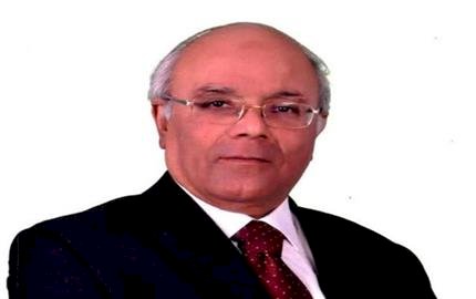 محمد عطية الفيومي: إدراج شركات البترول يعزز عمق البورصة المصرية
