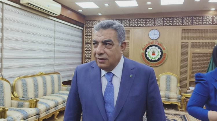 محافظ الدقهلية يوجه بصرف علاج لأحد كبار السن التقاه بالشارع أثناء جوله له
