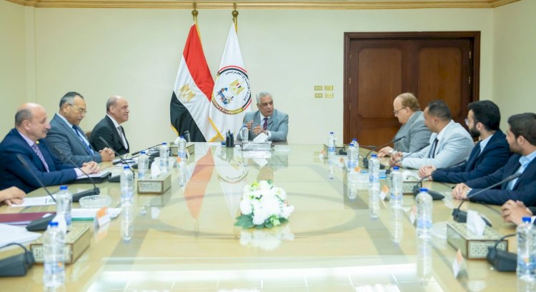 وزير الدولة للإنتاج الحربي :ناقشنا عددًا من المشروعات البحثية للطلاب وآليات الاستفادة منها صناعيًا