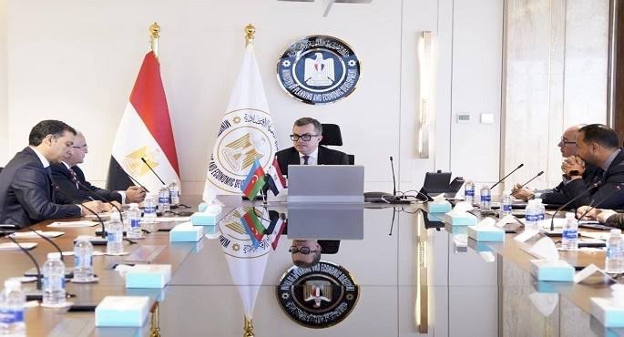وزير التخطيط يبحث مع سفير أذربيجان صياغة مرحلة جديدة من الشراكة التنموية وتوسيع الاستثمارات المشتركة