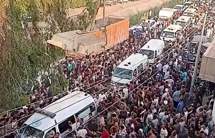 6 جثامين من أسرة واحدة.. المئات يشيعون ضحايا حادث سقوط سيارة بترعة المريوطية