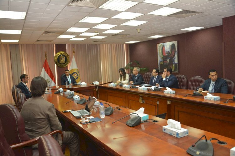 وزير الصناعة يبحث مع شركة جيد تكستايل إيجيبت خططها للتوسع في السوق المصري