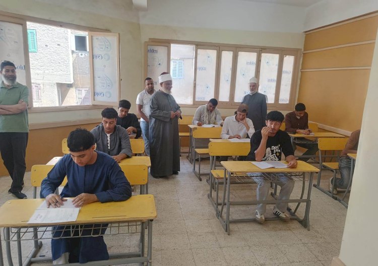 الثانوية الأزهرية 2026.. طلاب القسم العلمي يؤدون امتحان الفقه اليوم