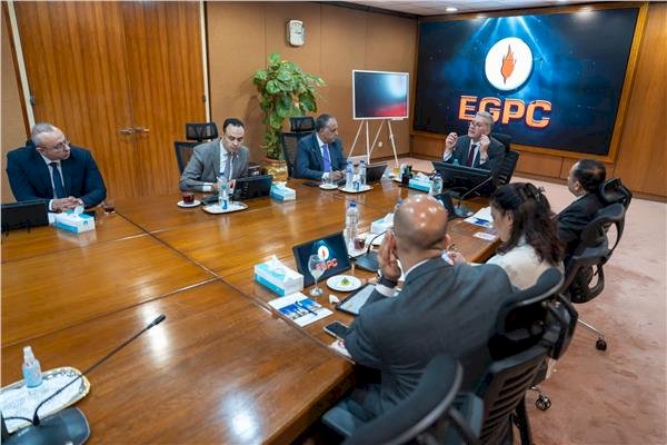 وزير البترول يشيد بارتفاع إنتاج الزيت الخام إلى أكثر من 540 ألف برميل يوميًا
