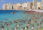 شواطئ شرق الإسكندرية ترفع لافتات كامل العدد فى ذروة موسم المصيف  