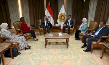 وزير الصناعة يبحث مع نقيب المهندسين آليات الاستفادة من الخبرات والكفاءات الهندسية المصرية في دعم خطط التنمية الصناعية الشاملة وتوطين الصناعة