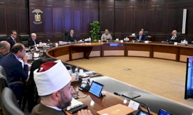 رئيس الوزراء: الحكومة تعمل على زيادة المخزون الاستراتيجي من المواد البترولية المتنوعة ومختلف السلع